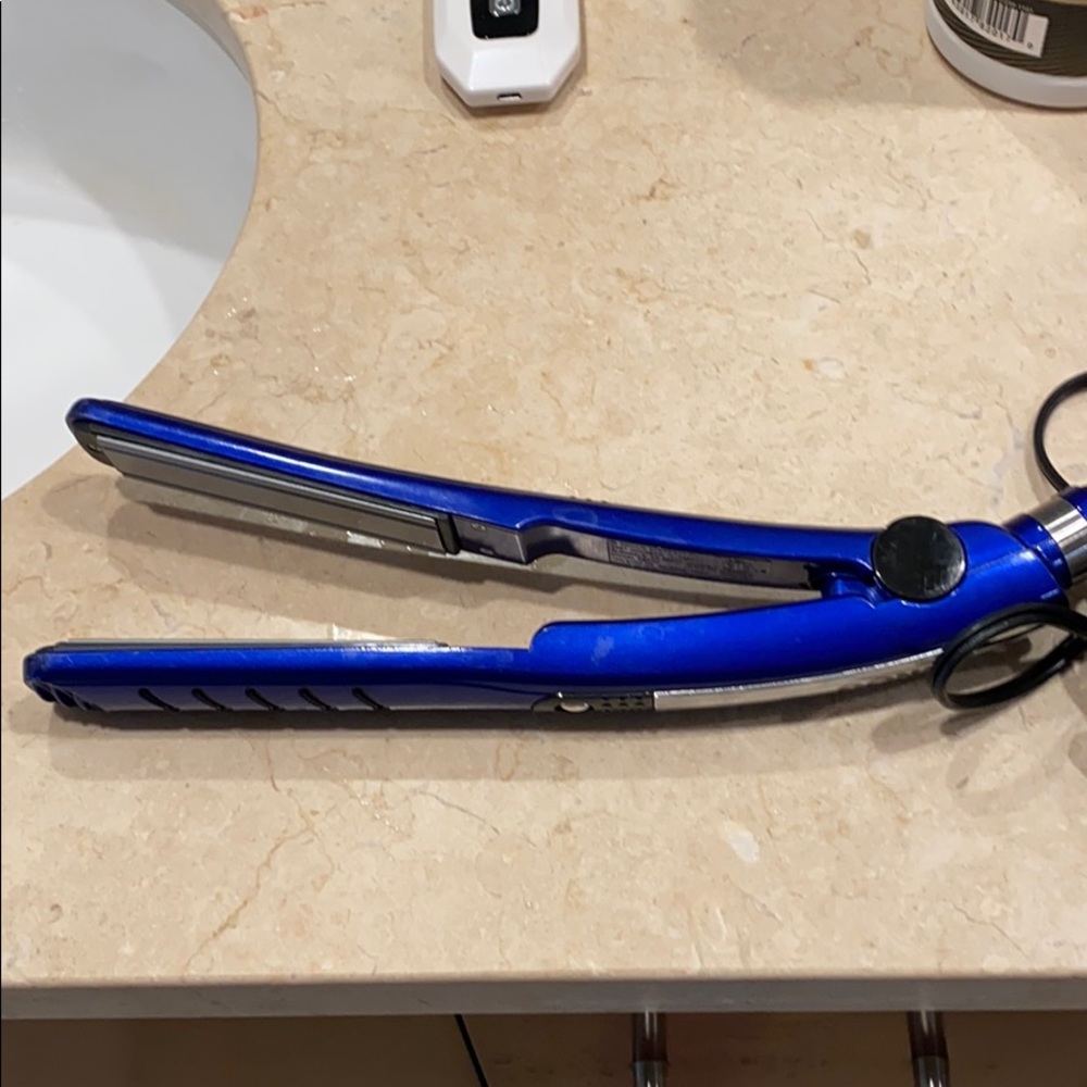 Conair flat iron